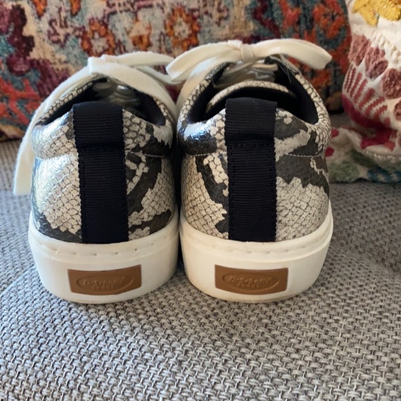 LIKE NÉW DR. SCHOLLS BE FREE 6.5 SHOE - Picture 5 of 8